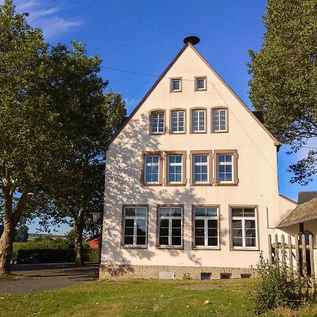 Alte Schule Gaestehaus - Fraeulein Apartment Bitburg Eksteriør bilde