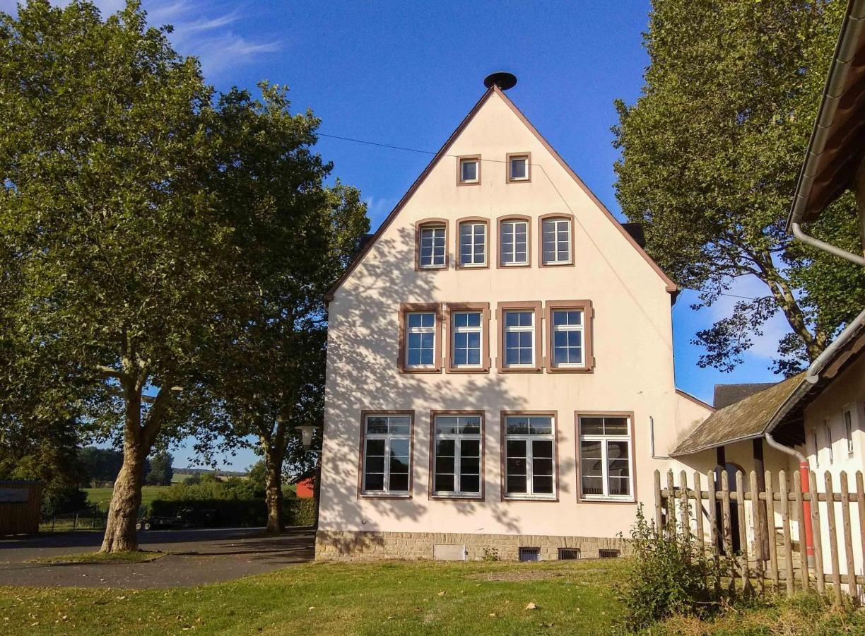 Alte Schule Gaestehaus - Fraeulein Apartment Bitburg Eksteriør bilde